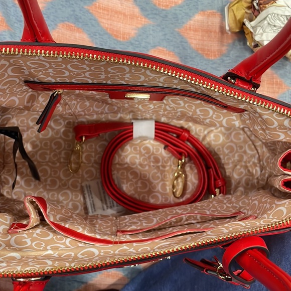 Guess original handbag unused for sale - Picture 3 of 5